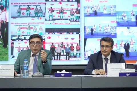 Fərid Qayıbov avqust ayında uğur qazanan idmançılarla görüşüb