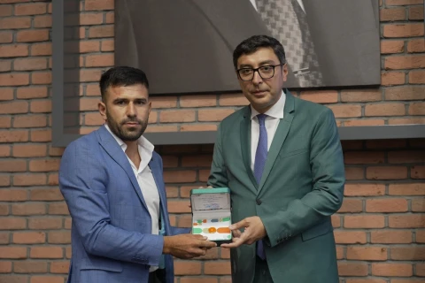 Fərid Qayıbov avqust ayında uğur qazanan idmançılarla görüşüb