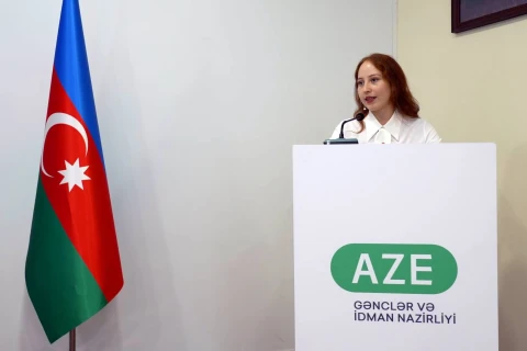 Fərid Qayıbov beynəlxalq tədbirlərdə iştirak edən gənclərlə görüşüb