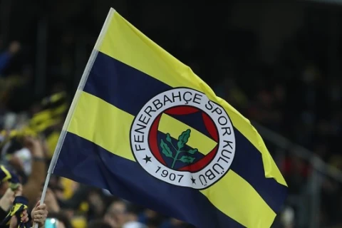 UEFA “Fənərbağça”nın iki futbolçusu ilə bağlı araşdırmaya başladı