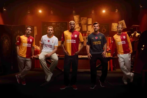 “Qalatasaray” forma satışından milyonlar qazandı