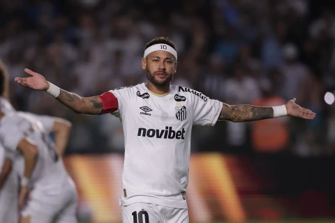 Neymar komandasını sərt tənqid etdi