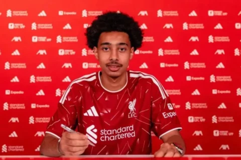 “Liverpul” 18 yaşlı hücumçu transfer etdi