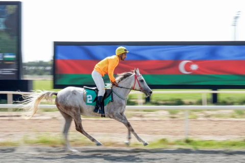 Binə Atçılıq Mərkəzində cıdır mövsümünün növbəti yarış günü başa çatıb