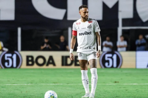 Neymar zədələndi, komandası mübarizəni dayandırdı