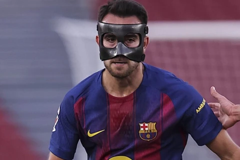 “Barselona”nın futbolçusu burnunu sındırıb – maska ilə oynayacaq