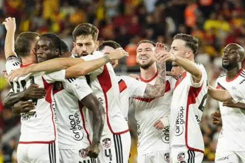 “Göztepe” öz meydanında 4 qol buraxdı, “Alanyaspor” avtoqala sevindi