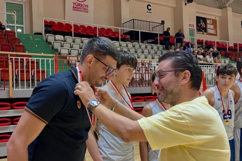 U14 millimiz Yalova turnirini ikinci yerdə başa vurub