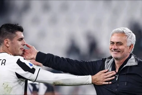Morata: “Mourinyonu izləməkdən həzz alıram – o, tamaşaya rəng qatır”