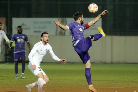 Premyer Liqada dörd klub sarı vərəqə limitinə görə cərimə edildi