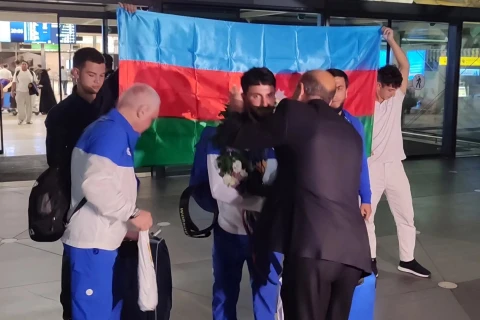 Tələbələr arasında ilk dünya çempionumuz Vətənə qayıtdı