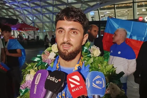 Tələbələr arasında ilk dünya çempionumuz Vətənə qayıtdı