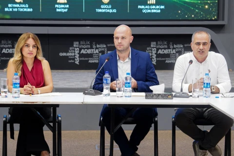 Kembric Universitetinin eksperti İdman Akademiyasında dəyirmi masa keçib - FOTO