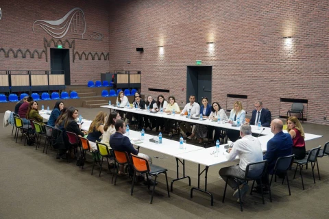 Kembric Universitetinin eksperti İdman Akademiyasında dəyirmi masa keçib - FOTO