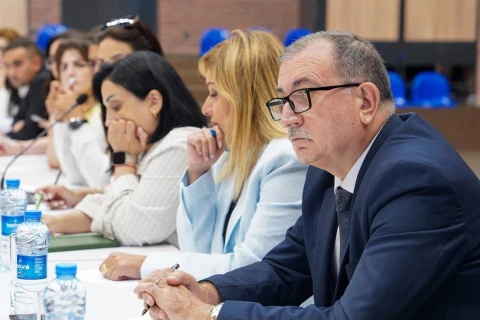 Kembric Universitetinin eksperti İdman Akademiyasında dəyirmi masa keçib - FOTO