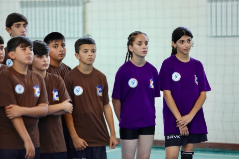 Şahin Bağırov Samuxda yeniyetmə voleybolçularla görüşüb - FOTO