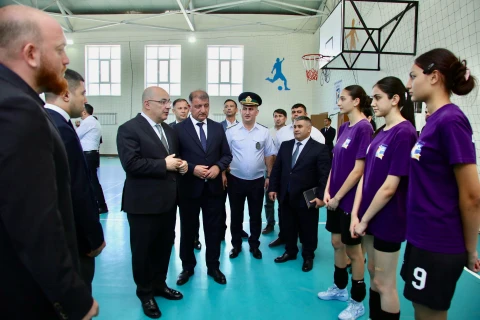 Şahin Bağırov Samuxda yeniyetmə voleybolçularla görüşüb - FOTO