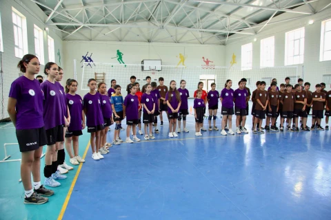 Şahin Bağırov Samuxda yeniyetmə voleybolçularla görüşüb - FOTO