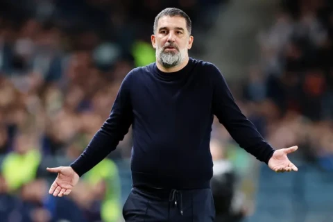 Arda Turan: “Futbolçulara dedim ki, PSV-nin oynadığı kimi oynasaq, ...”