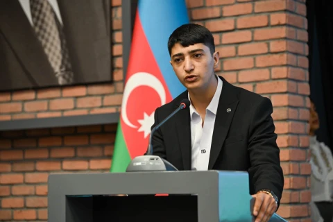 Fərid Qayıbov Azərbaycan İdman Akademiyasının tələbələri ilə görüşüb - FOTO
