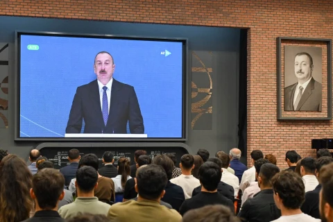 Fərid Qayıbov Azərbaycan İdman Akademiyasının tələbələri ilə görüşüb - FOTO