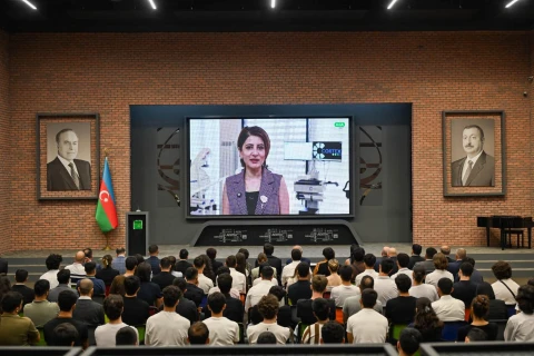 Fərid Qayıbov Azərbaycan İdman Akademiyasının tələbələri ilə görüşüb - FOTO