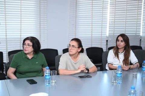 Kembric Universitetinin eksperti İdman Akademiyasında dəyirmi masa keçirib - FOTO