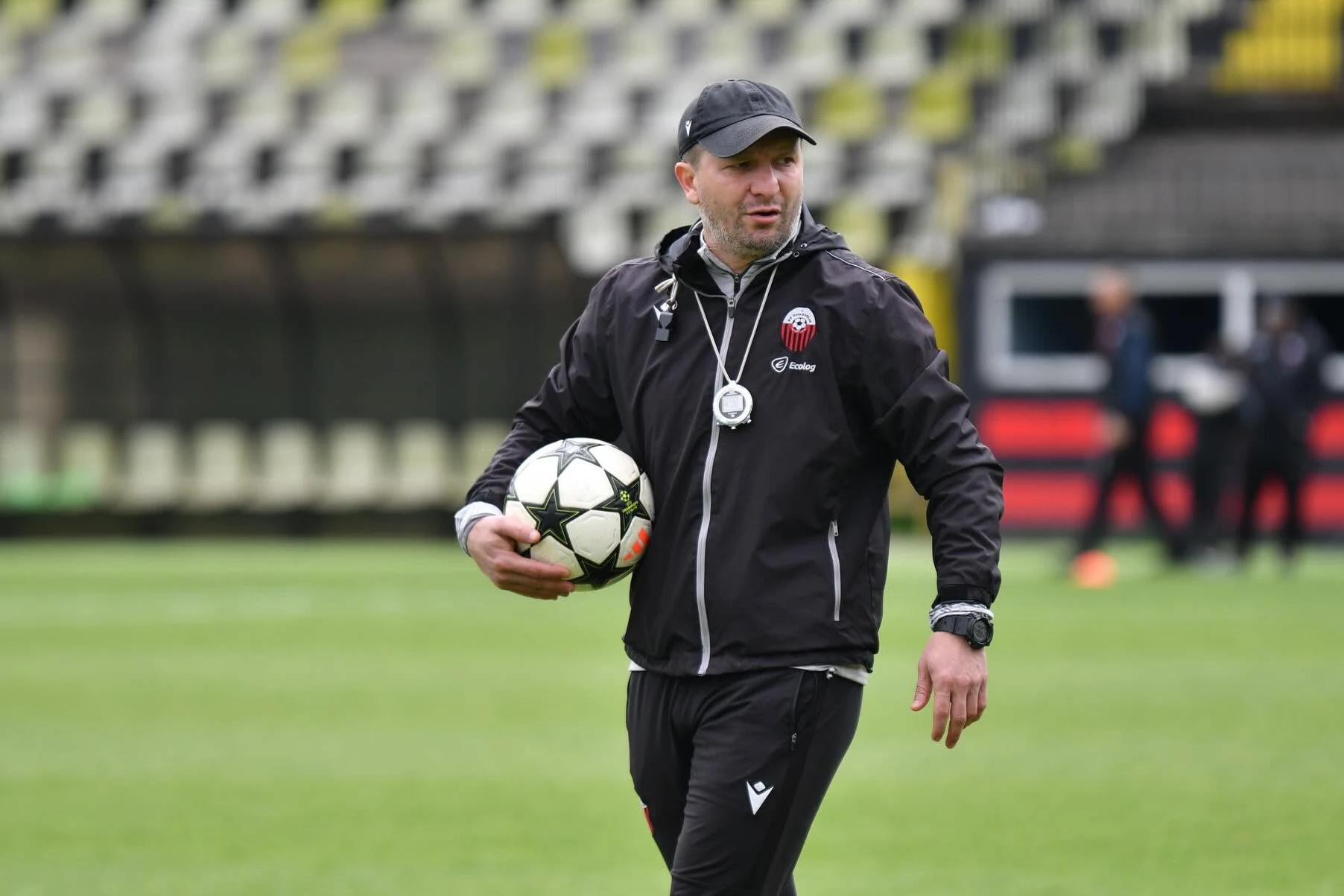 Yeton Bekiri birlikdə çempionluq qazandığı mütəxəssisi