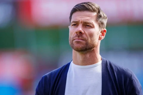Xabi Alonso “Çelsi”dəki mülkiyyətçinin dəyişməsini şərh edib