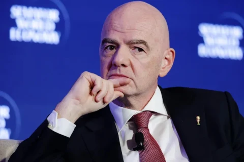 Almaniyada İnfantinonu FIFA prezidenti postundan getməyə çağırdılar