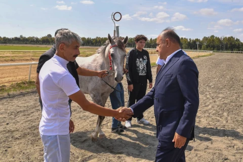 Binə Atçılıq Mərkəzində cıdır mövsümünün növbəti yarışları keçirilib - FOTO