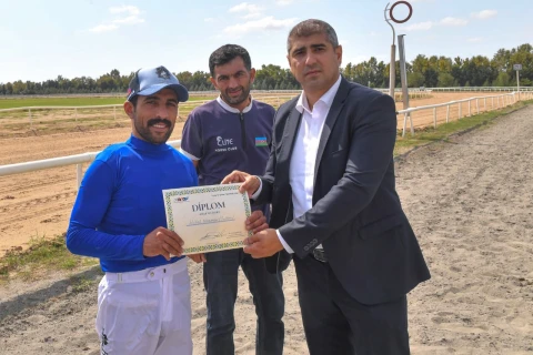Binə Atçılıq Mərkəzində cıdır mövsümünün növbəti yarışları keçirilib - FOTO