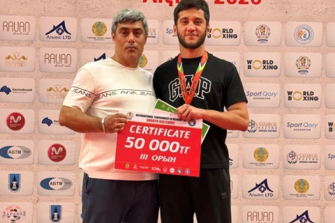 Azərbaycan boksçuları Qazaxıstanda 3 medal qazandılar