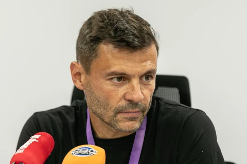 “Sumqayıt”ın baş məşqçisi “Kəpəz”lə oyundan sonra: “Futbola qarşı hörmətsizlikdir”
