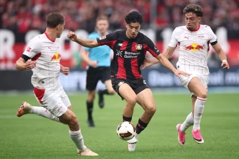 Bundesliqa: “Bayer” VAR-dan sonra geridönüş etdi