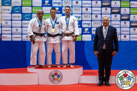Veteran cüdoçularımız dünya çempionatında daha iki qızıl medal qazanıblar