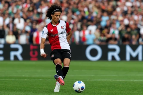 “Feyenoord”un 22 yaşlı ulduzu Premyer Liqa nəhəndlərinin radarında