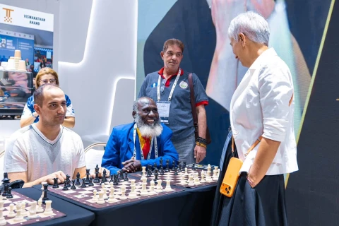 İlahə Qədimova Ümumdünya Şahmat Olimpiadasında seans keçirib - FOTO