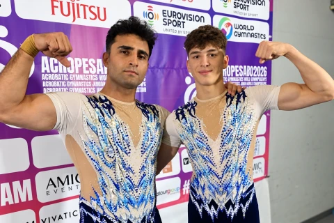 Азербайджанские акробаты вышли в финал чемпионата мира