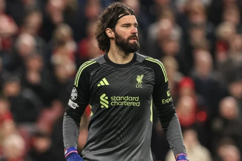 “Liverpul” Alissonla müqaviləni uzatmağa tələsmir
