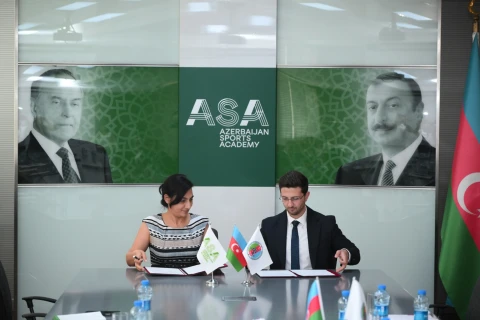 Azərbaycanın İdman Akademiyası və Güləş Federasiyası arasında əməkdaşlıq memorandumu imzalanıb  - FOTO