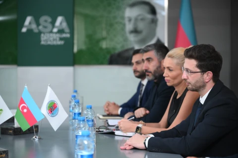 Azərbaycanın İdman Akademiyası və Güləş Federasiyası arasında əməkdaşlıq memorandumu imzalanıb  - FOTO