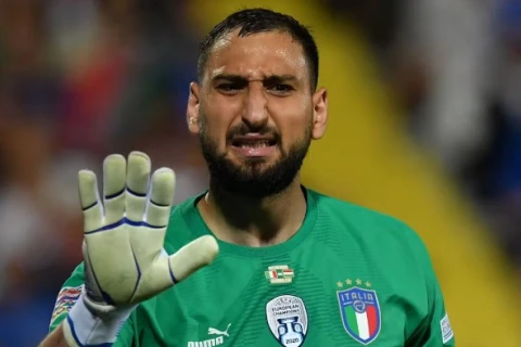Donnarumma: “Azarkeşlərin yenidən milli komandaya aşiq olması üçün çalışmalıyıq”
