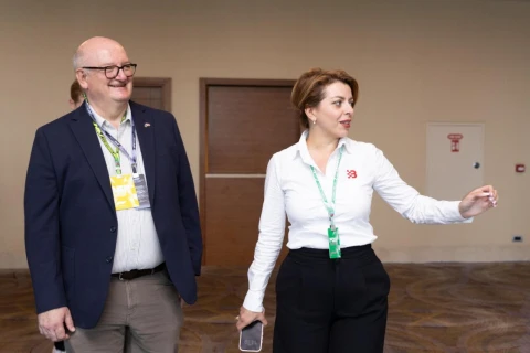 Britaniya səfiri “Formula-1” mediasının fəaliyyəti ilə tanış olub - FOTO