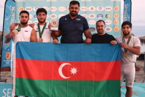 Azərbaycan millisi çimərlik güləşində tarix yazdı - FOTO