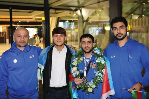 Стрелки сборной Азербайджана вернулись на родину с "бронзой" чемпионата Европы