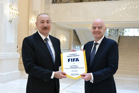 Prezident İlham Əliyev FIFA-nın prezidentini qəbul edib - FOTO