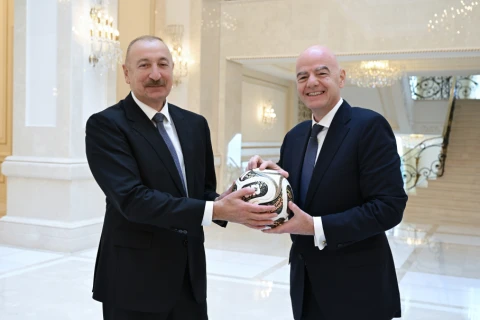 Prezident İlham Əliyev FIFA-nın prezidentini qəbul edib - FOTO