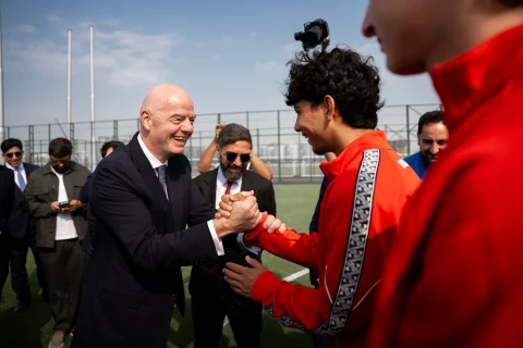 Canni İnfantino Hövsan qəsəbəsində inşa olunan futbol bazasında olub - FOTO