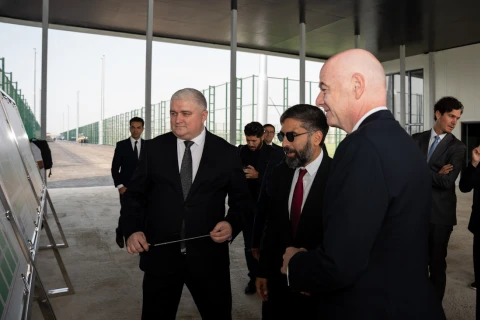 Canni İnfantino Hövsan qəsəbəsində inşa olunan futbol bazasında olub - FOTO